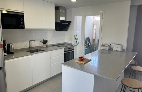 Marbella Resort | Stunning Newly Renovated 3 Bedroom Apartment with Ocean View