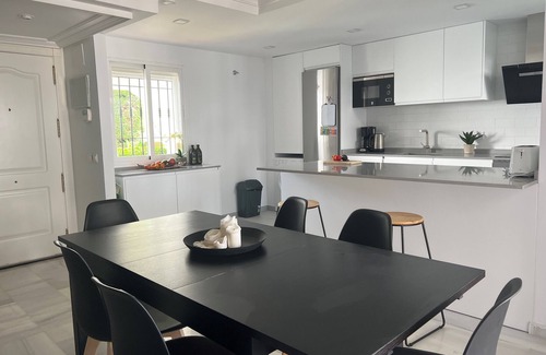 Marbella Resort | Stunning Newly Renovated 3 Bedroom Apartment with Ocean View