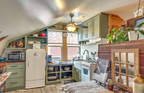 Holmesville Apartment | Ideal Beatrice Studio with Fire Pit & Golf Nearby
