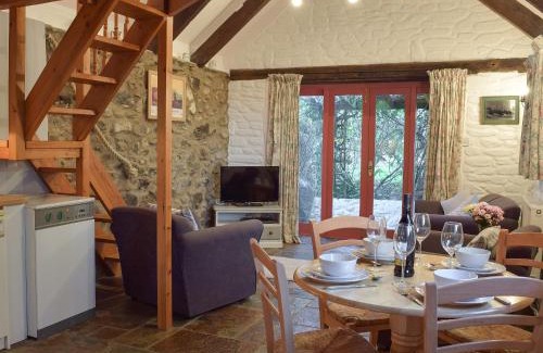 Houghton House | Beats Cottage: Top-Rated & Family-Friendly Retreat