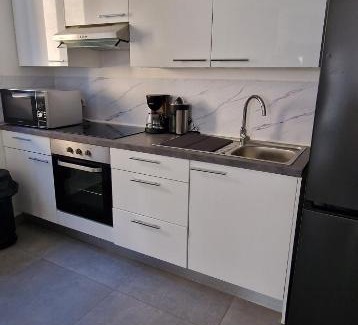 Saint-Georges-d'Esperanche Apartment | Pet-Friendly Beau Appartement T2 with Amazing Guest Ratings