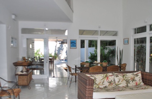 Barra do Una House | Inviting House with 4 Suites and Oceanfront Views
