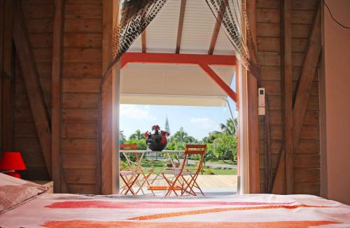 Pelletan House | Cozy Beau Bungalow in Port-Louis with Ocean Views & Spa