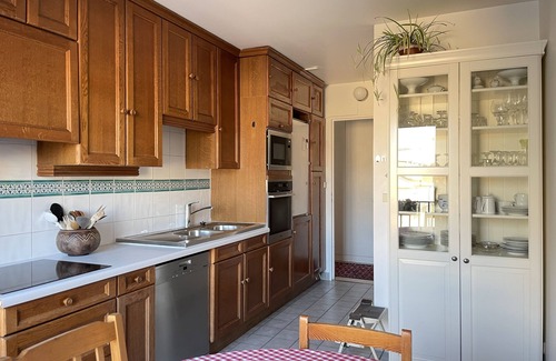 Parc-de-Montsouris Apartment | Beau Duplex with Terrace, Kitchen & Parking for Families