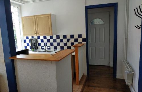 Saint-Pierre - Rene II - Bonsecours Apartment | Convenient Beau F3 Near All Shopping Amenities