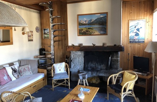 Saint-Pierre-dels-Forcats Apartment | Cozy Duplex Near Station - Ideal for Families in Font Romeu