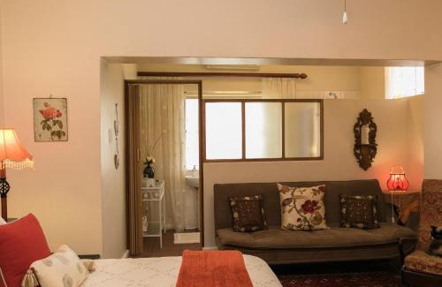 Graaff-Reinet Bed & Breakfast | Beau & I: Guest Rated 9/10 with Pet-Friendly Amenities