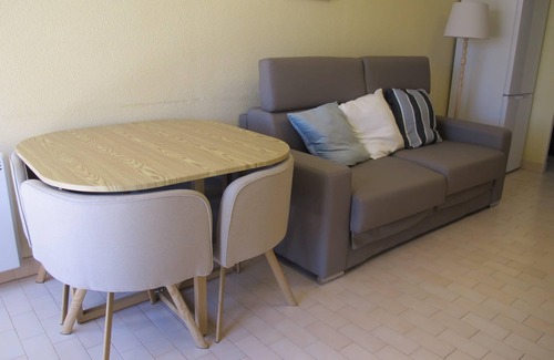 Agay Apartment | Cozy Studio with Pool & Beach Access Just 50m Away