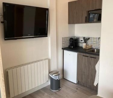 Blace Apartment | Modern Studio with Child-Friendly Amenities and Great Reviews
