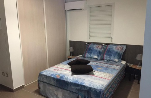 Le Moule Apartment | Cozy Studio Near the Sea with Wheelchair Access