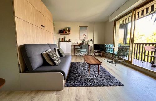 Deauville City Centre Apartment | Charming Studio with Garden View - Steps from the Sea