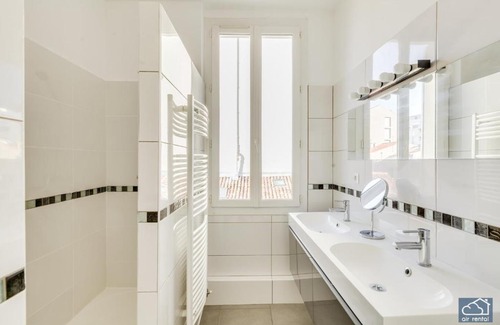 Notre-Dame du Mont Apartment | Charming Renovated T2 in the Heart of Cours Julien