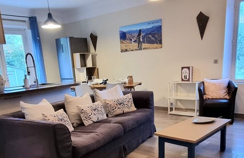 Digne-les-Bains Apartment | Charming Beau T3 "les Clés de Digne" with Pool and Spa