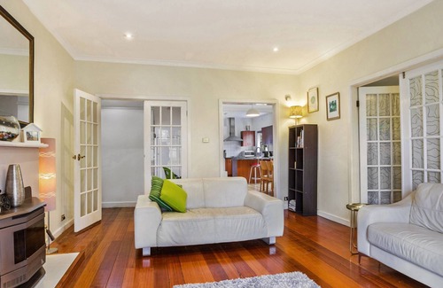 Beaumaris House | BeauBay Beaumaris House with Private Pool & Garden Retreat