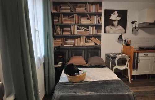Quartier Chorier-Berriat Apartment | Guest Rated: Beaublache Résidence Studio Retreats