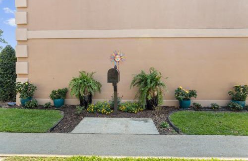 D'Iberville Apartment | Beaujolais Villas