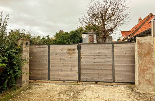 Wimereux House | BEAULIEU House: Garden Retreat 500m from the Sea
