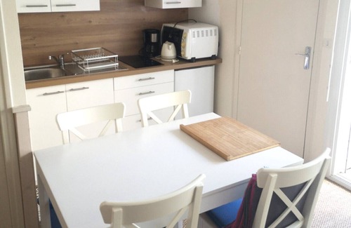 Carnac Apartment | BEAUMER - Oceanfront Retreat with Parking & Wifi Access