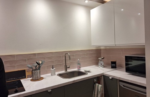Beaune Apartment | Beaune Centre Ville: Guest Rated 10/10, Pet Friendly Studio