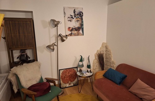 Beaune Apartment | Beaune Centre Ville: Guest Rated 10/10, Pet Friendly Studio
