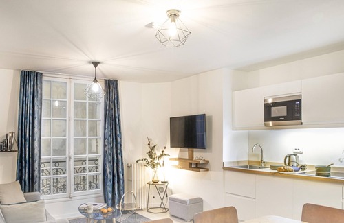 Madeleine Apartment | Top-Rated Beauquartier - Madeleine with Family-Friendly Amenities