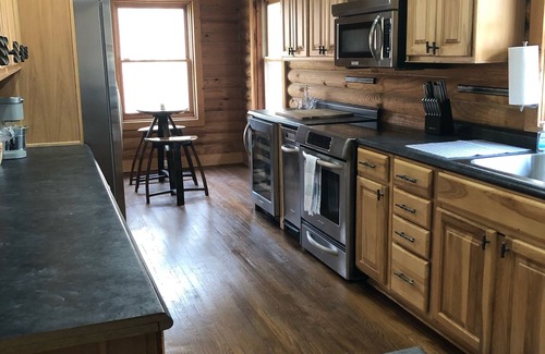 Statesville House | Experience Beau’s Retreat: Perfect for Horse Lovers!