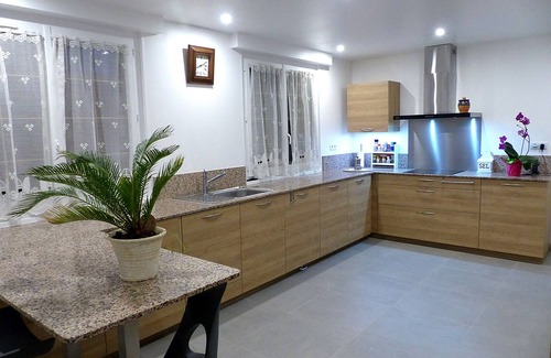 Saint-Thibault-des-Vignes Villa | Elegant Villa with Pool, 4km from Olympic Games & Disney