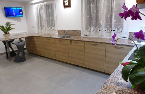 Saint-Thibault-des-Vignes Villa | Elegant Villa with Pool, 4km from Olympic Games & Disney