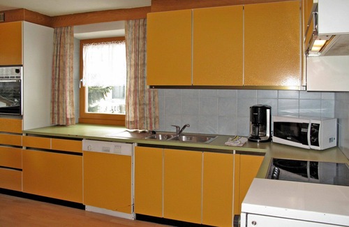 St. Valentin auf der Haide Apartment | Charming Apartment for 6 with Lake Views and Pet-Friendly Perks
