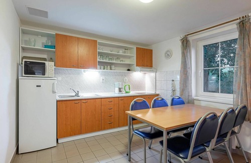 Cerny Dul House | Private Villa for 6 with Pool, WIFI & Pet-Friendly Amenities