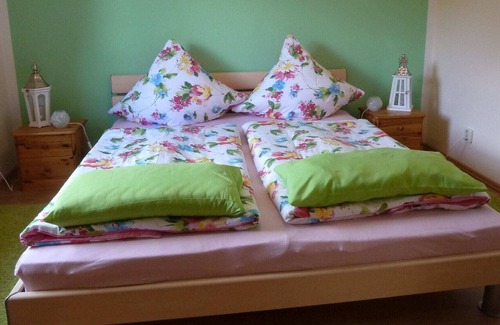 Pohla Apartment | Beautiful Apartment in Pöhla Saxony near Ski Area