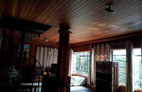 Vargem Grande Paulista House | Charming Farmhouse Retreat, 10/10 Guest Rated & Pet Friendly
