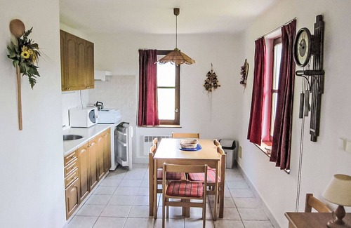 Starkov House | Beautiful private villa with WIFI, pool, TV, patio, pets allowed, panoramic view and parking