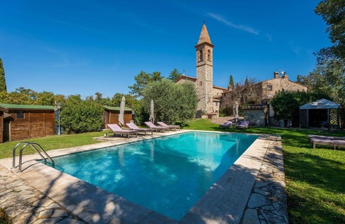 Castellina in Chianti Villa | Beautiful private villa with private pool, WIFI, TV and patio, close to Greve In Chianti