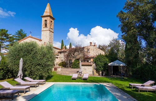 Castellina in Chianti Villa | Beautiful private villa with private pool, WIFI, TV and patio, close to Greve In Chianti