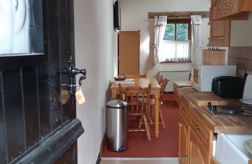 Redbrook Cottage | Cozy 1-Bed Cottage in Trellech with Breakfast & Pet-Friendly