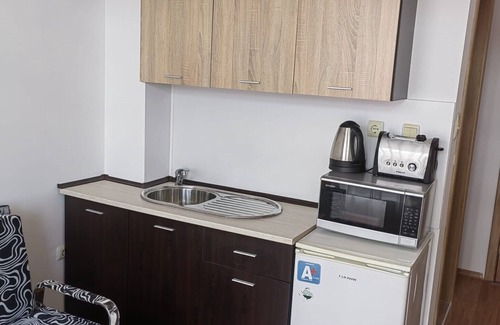 Tankovo Apartment | Cozy 1-Bed Studio with Pool in Sunny Beach, Bulgaria