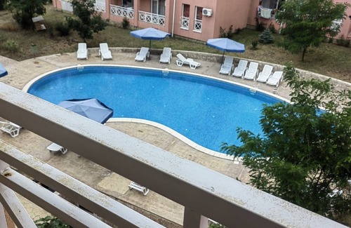 Tankovo Apartment | Cozy 1-Bed Studio with Pool in Sunny Beach, Bulgaria