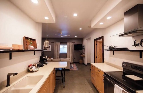 Fairbanks Apartment | Inviting 1 Bedroom Retreat in Fairbanks Hills - Rated 10/10