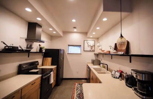 Fairbanks Apartment | Inviting 1 Bedroom Retreat in Fairbanks Hills - Rated 10/10