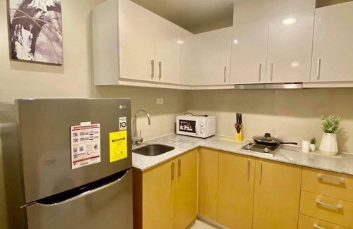 Makati Condo | Cozy 1 Bedroom Unit in BGC with Pool and Pet-Friendly Options