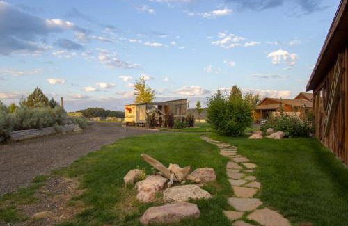 Panguitch House | Cozy 1 BR "Barn" Cabin - Ideal for Family Getaways
