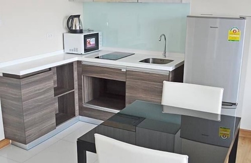 Khlong Tan Nuea Apartment | Elegant 1 BR Deluxe Retreat in Ekkamai Soi 19