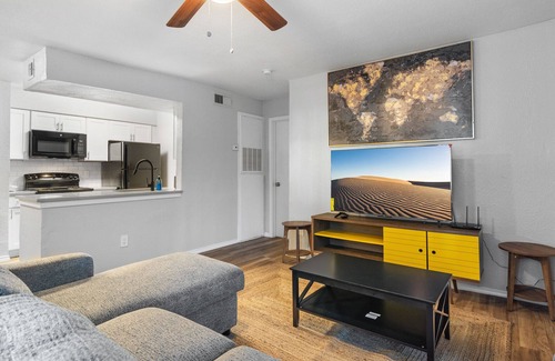 Coronado Hills Apartment | Beautiful 1BD/1BA in University Hills 8432