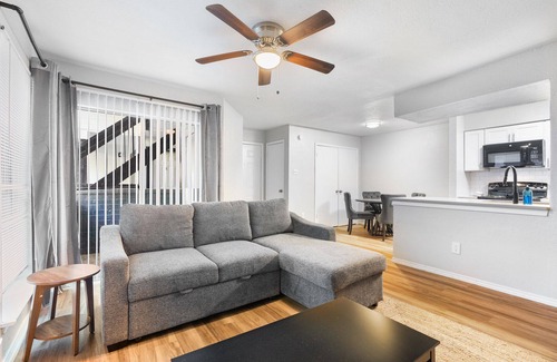 Coronado Hills Apartment | Beautiful 1BD/1BA in University Hills 8432