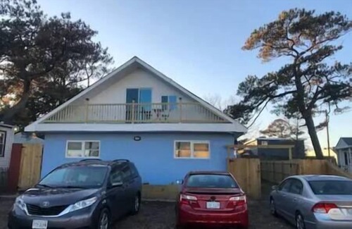 East Ocean View Apartment | Cozy 1-Bed Apartment Steps from the Beach with Kitchen