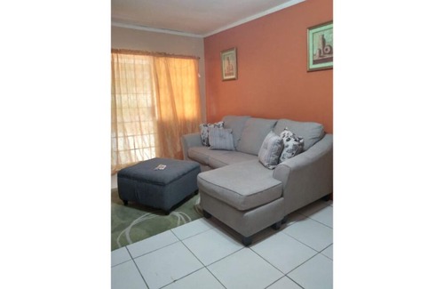 Marabella House | Cozy 1-Bedroom Apartment in San Fernando for Families