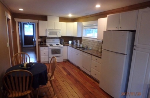 Sorrento House | Top-Rated 1-Bedroom Suite Near Scenic Shuswap Lake