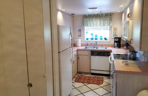 Lutz Condo | Inviting 1BR Condo in Paradise Lakes Resort with Pool Access