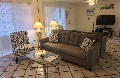 Lutz Condo | Inviting 1BR Condo in Paradise Lakes Resort with Pool Access